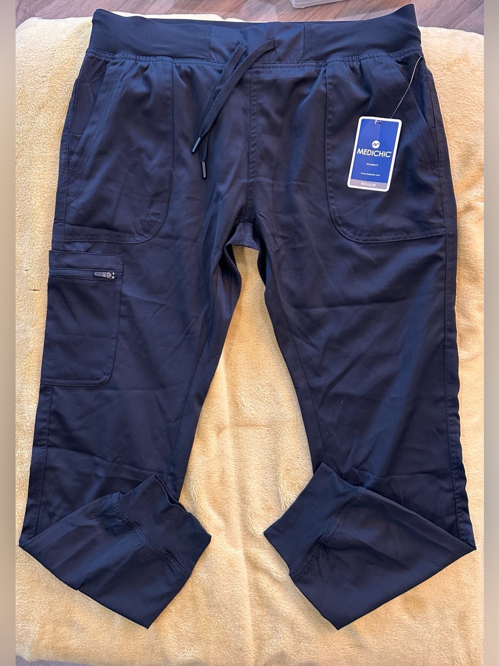 Medichic Women’s Black Jogger Scrub Pants | Size Large | NWT